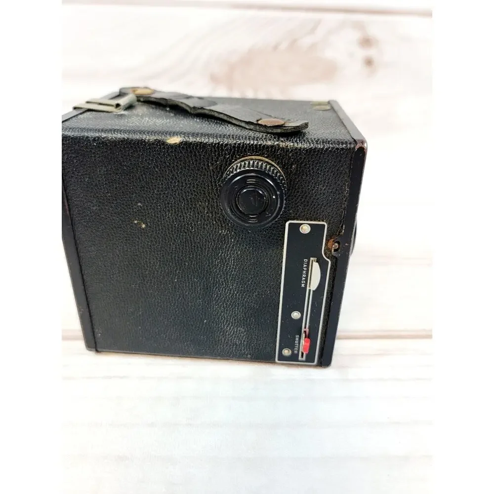 Vintage 1950s Tower 120 B2 Film Camera Flash Kit W/ Bulbs